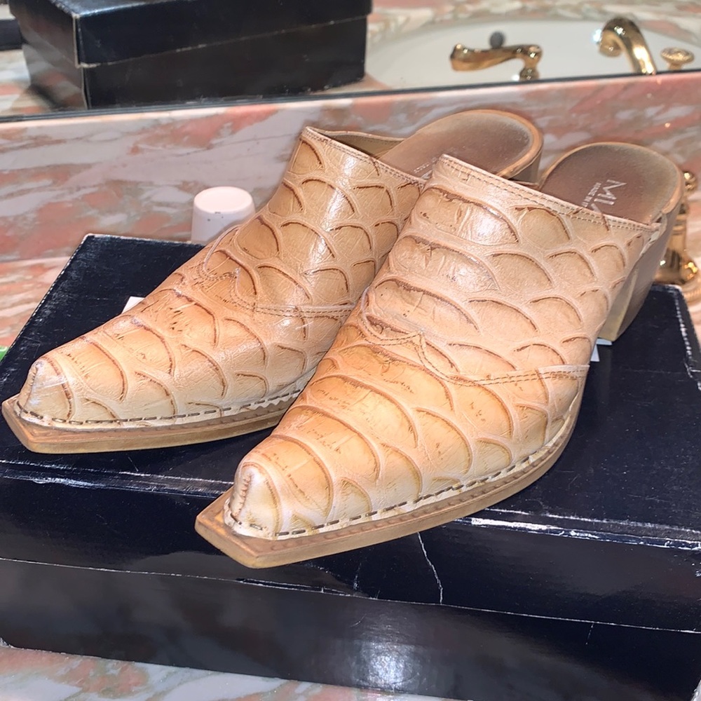 Mia cowboy shoe